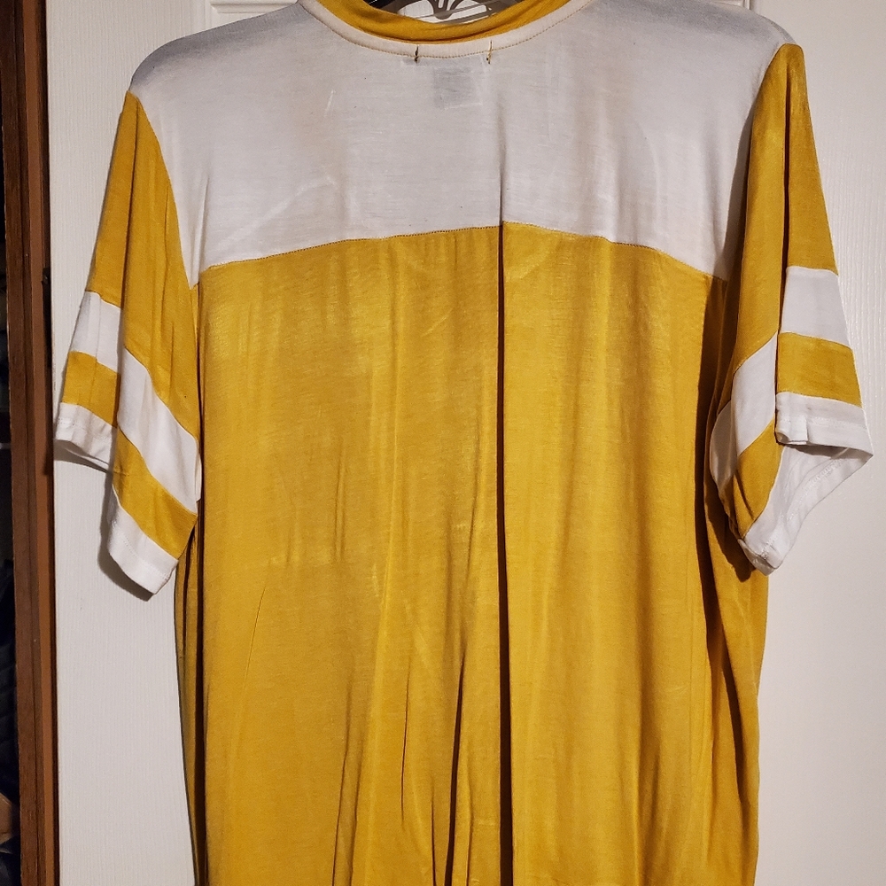 Miss Chevious top - Picture 2 of 3